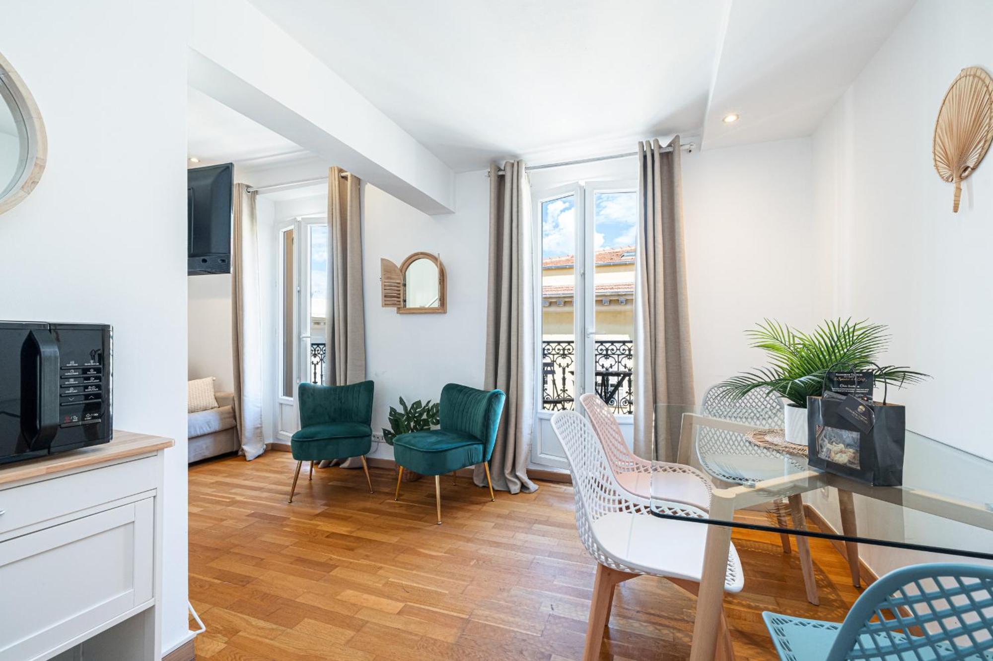 Massena Street - 1 Bdr Duplex With Ac & Parking Apartment Ница Екстериор снимка
