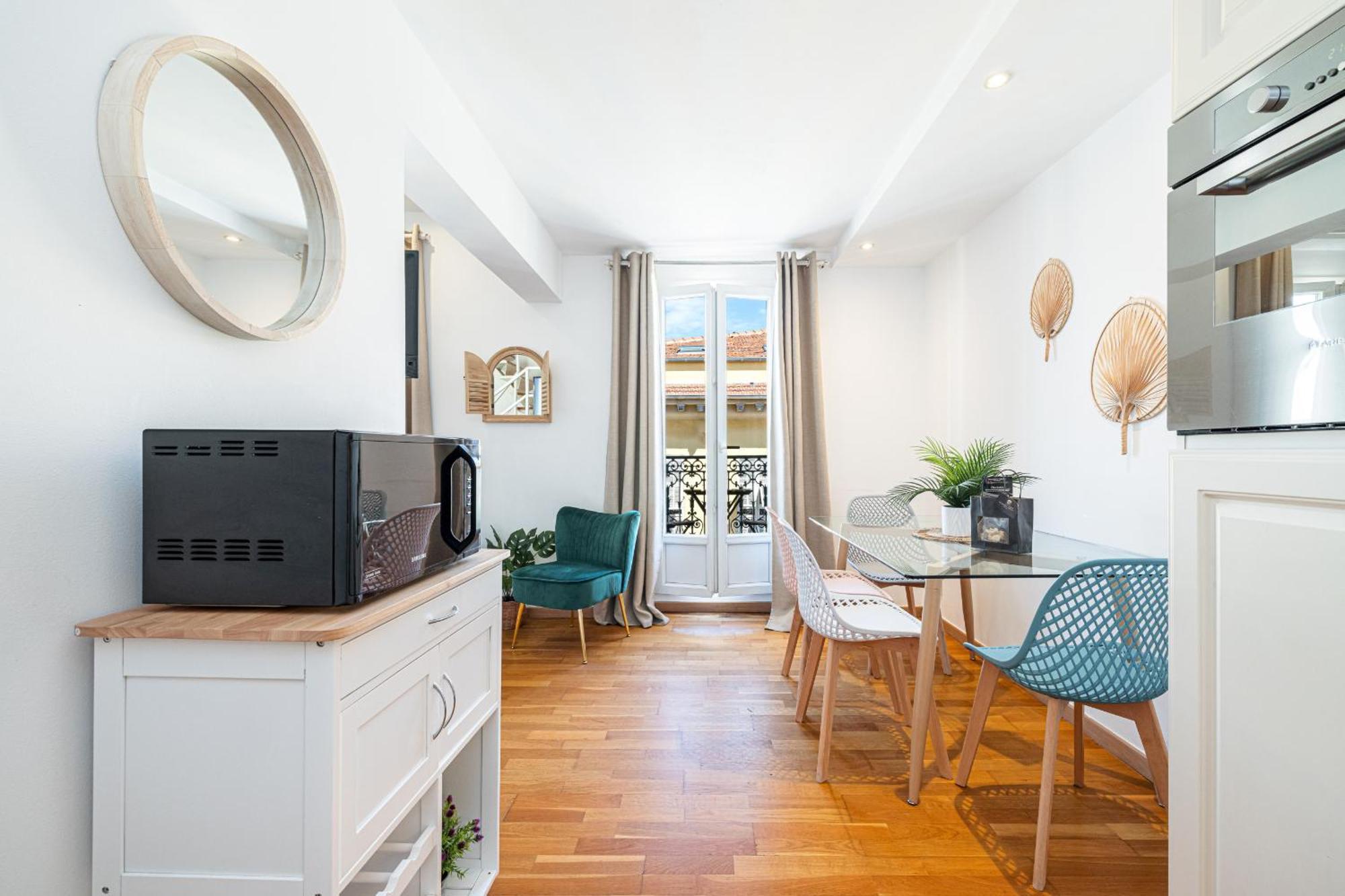 Massena Street - 1 Bdr Duplex With Ac & Parking Apartment Ница Екстериор снимка